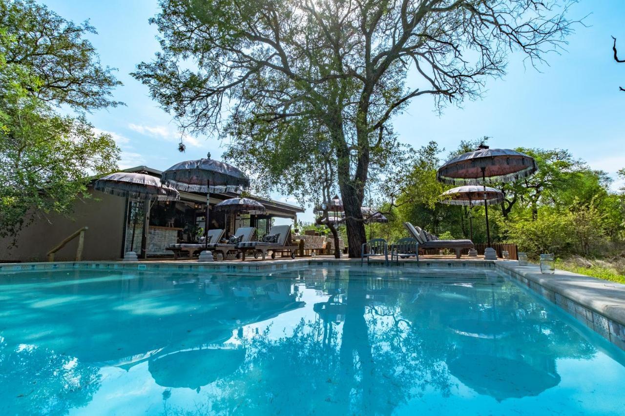 Safari Moon Luxury Bush Lodge フッドスプルイト エクステリア 写真