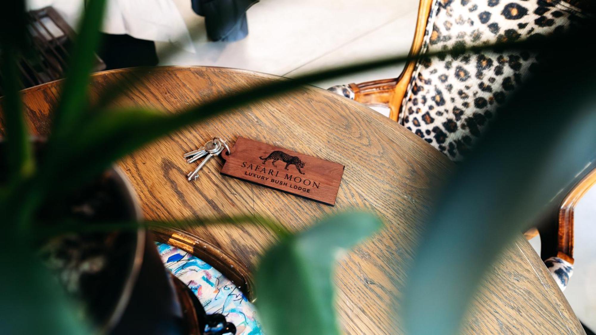 Safari Moon Luxury Bush Lodge フッドスプルイト エクステリア 写真