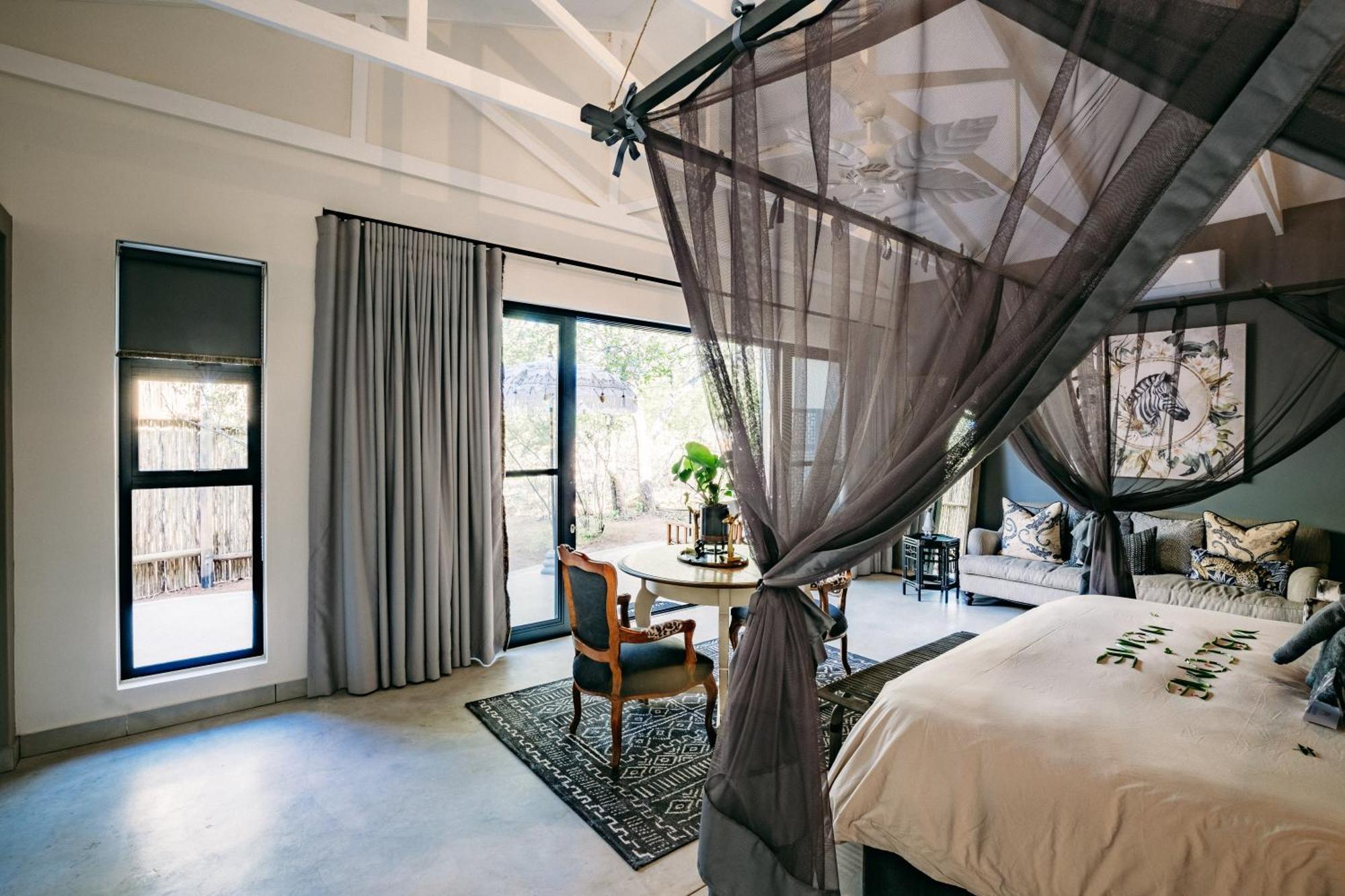 Safari Moon Luxury Bush Lodge フッドスプルイト エクステリア 写真