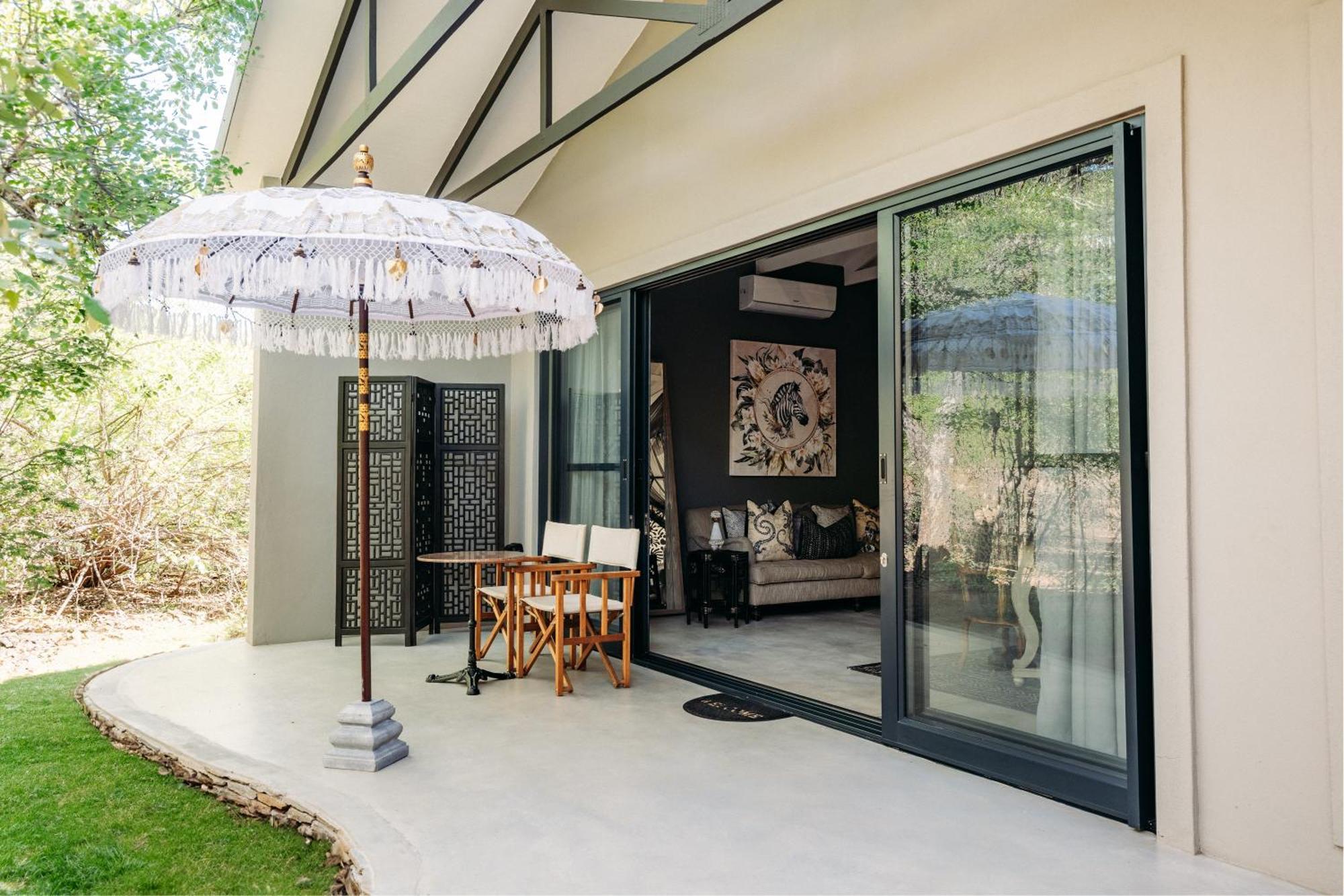 Safari Moon Luxury Bush Lodge フッドスプルイト エクステリア 写真